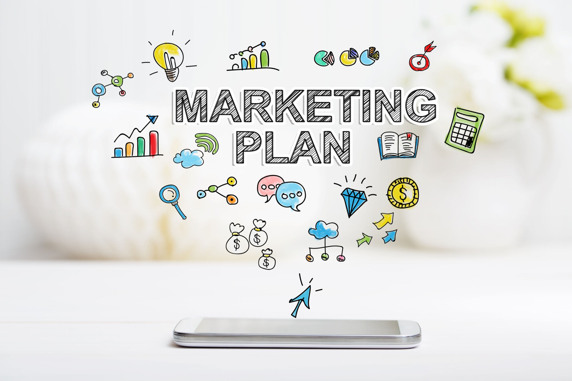 ADOBESTOCK_102534771 | Cekome Illustrations colorées d'éléments de plan marketing s'élevant au-dessus d'un smartphone.