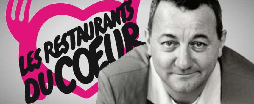 3 6 2 853X350 | Cekome Affiche promotionnelle pour les Restaurants du Coeur avec le portrait de Coluche souriant.