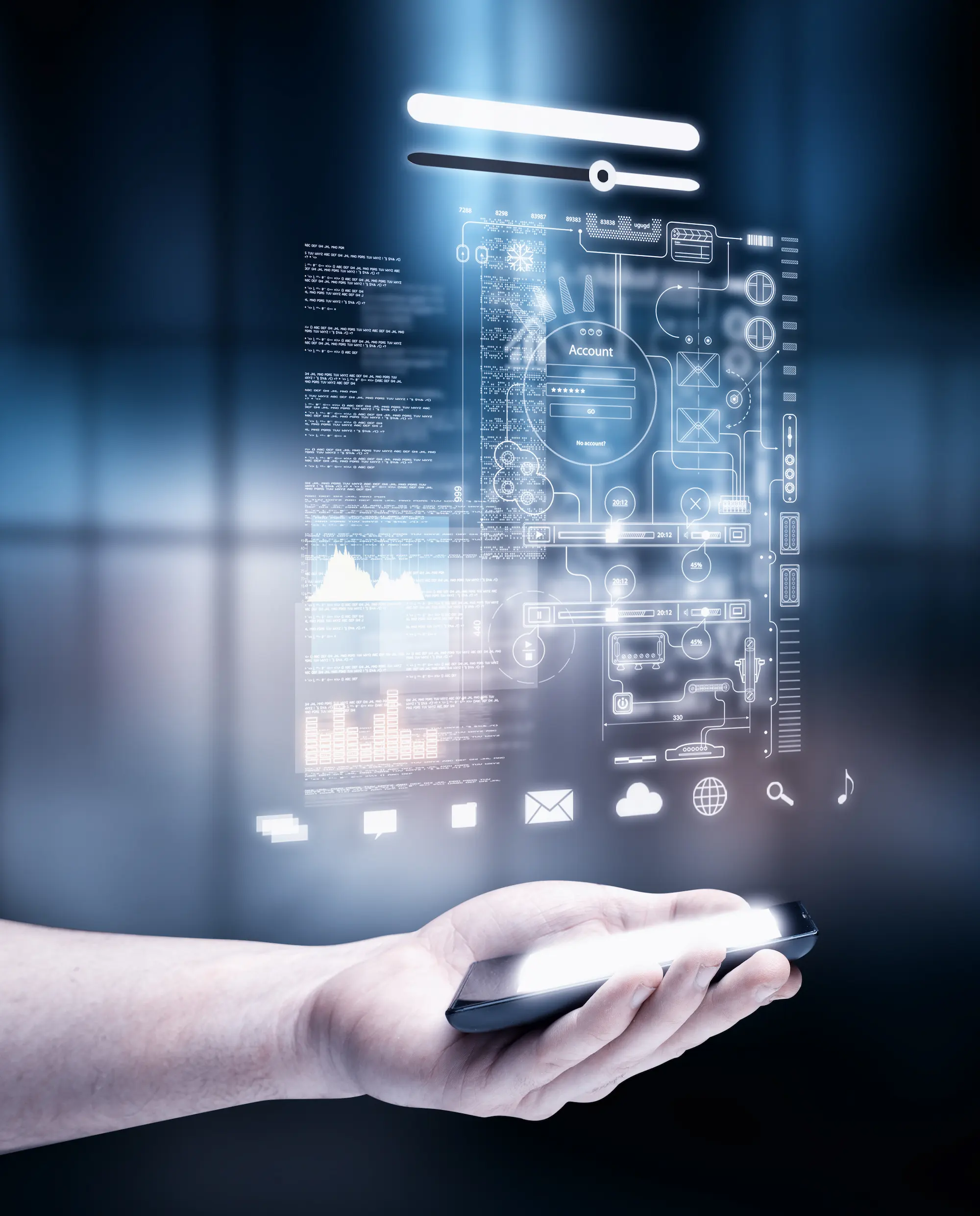 Main tenant un smartphone projetant des hologrammes de données numériques et d'icônes technologiques