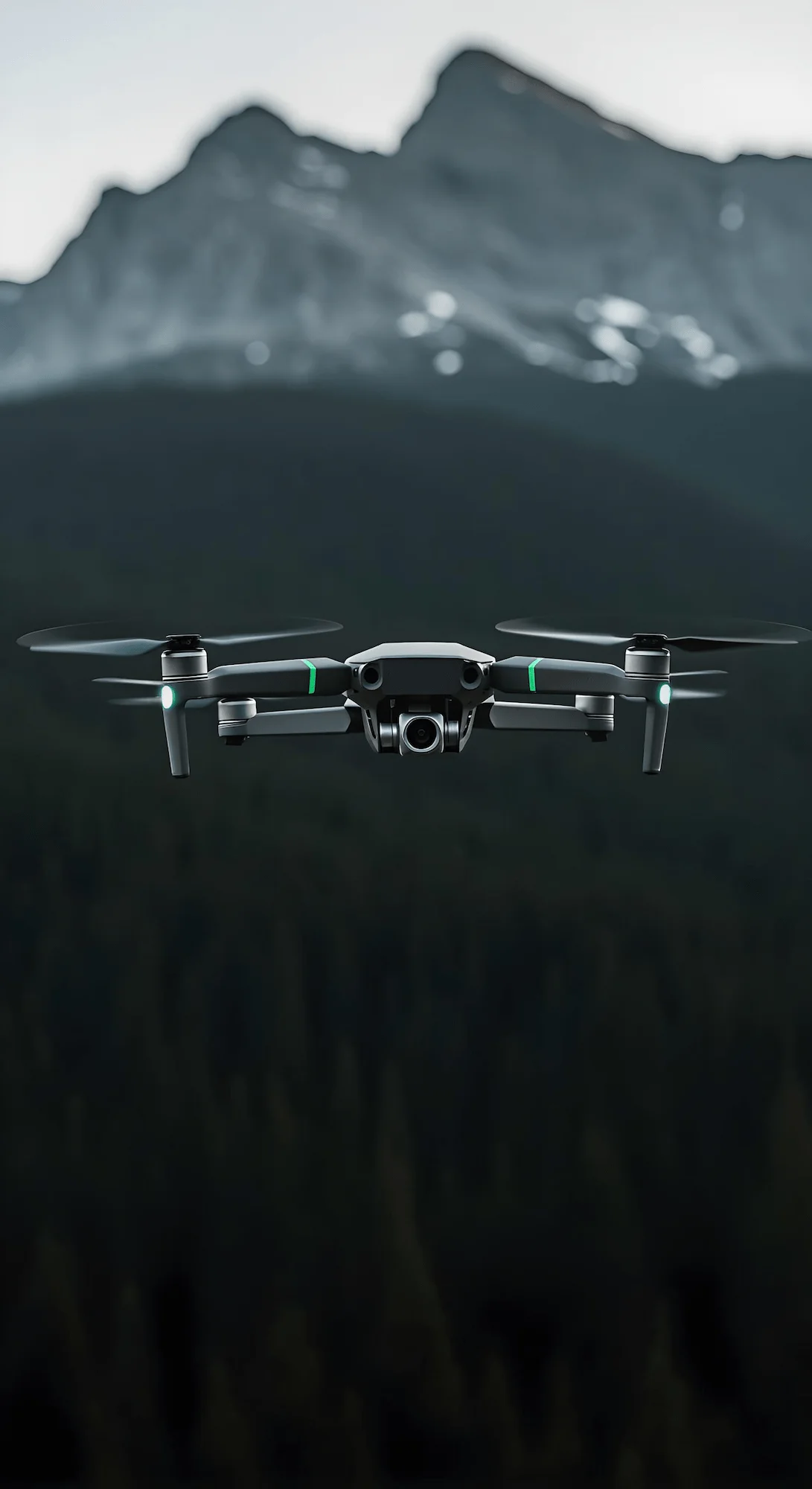 DRONE FLYING MOUNTAIN LANDSCAPE | Cekome Drone en vol au-dessus d’un paysage de montagne, illustrant l’autonomie des agents intelligents en environnement naturel